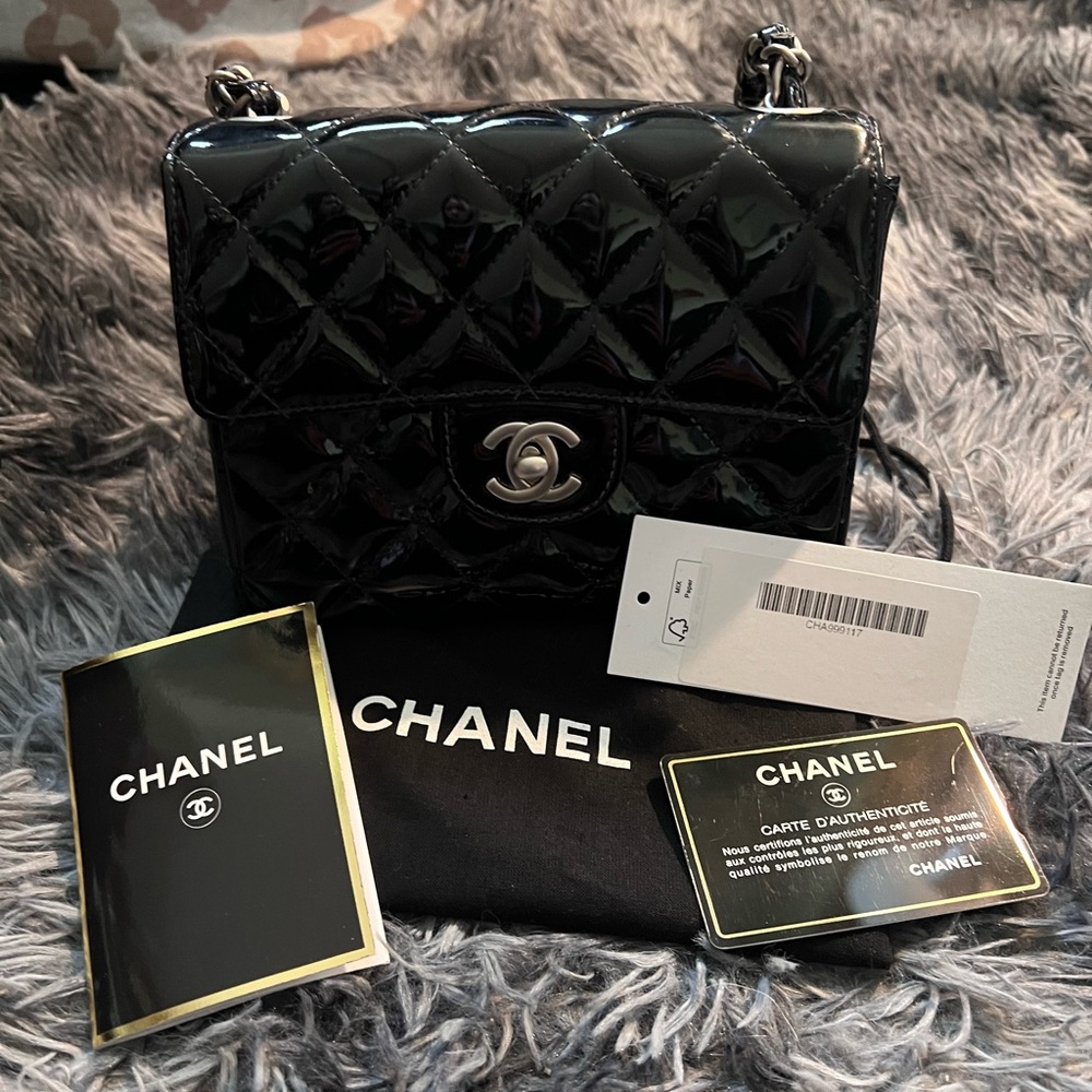 Vintage CHANEL Patent Mini Square Classic Flap